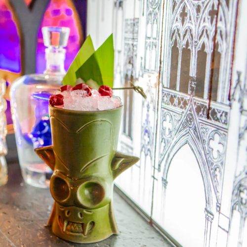 На «мини купере» — по секретным барам Петербурга