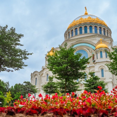 Петра творения за выходные из Москвы: Северная столица, Кронштадт, Петергоф