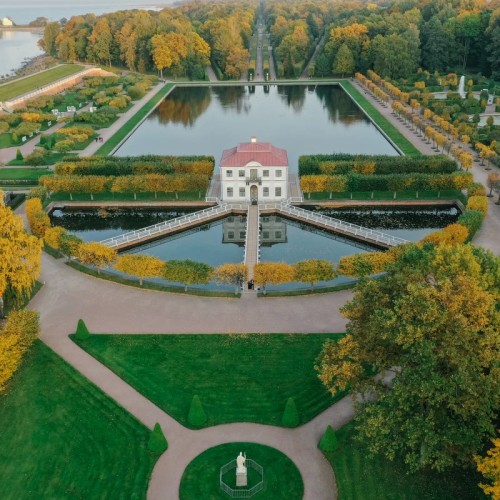 Мир изящных фонтанов Петергофа