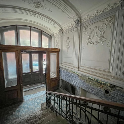 Контрасты Питера: дворы, парадные + видовая крыша