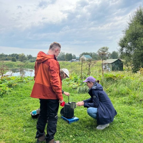 Первый раз с веслом в руках: лёгкий сплав по реке Воре (всё включено)