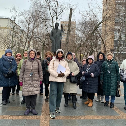 Гении, безумцы или функционеры: про литературу в центре Москвы