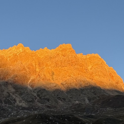 Смотреть на звёзды и трогать облака: восхождение на Ярыдаг с фотосъёмкой (мини-группа)