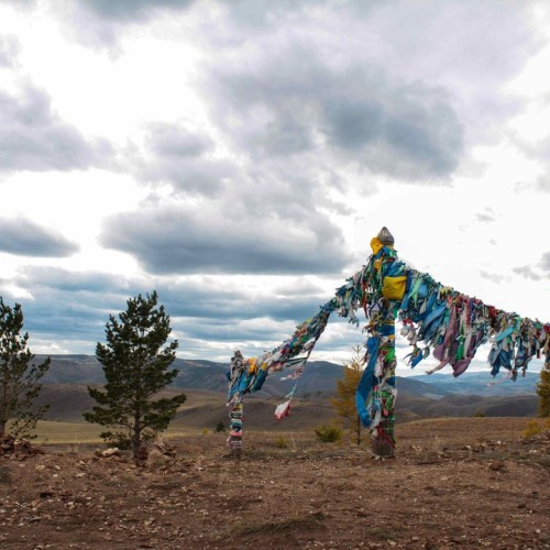 Самое яркое на Байкале: водные прогулки, поездка на поезде и энергия сакральных мест