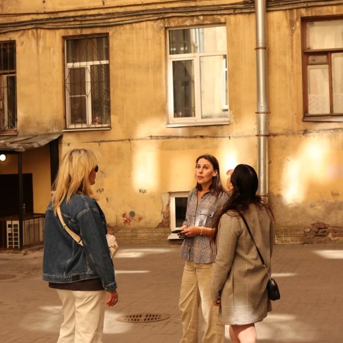 Тихий центр Петербурга: пешеходная экскурсия + подъём на крышу