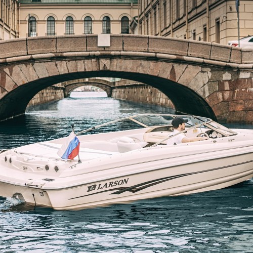 Прогулка на премиальном катере до «Лахта-центра»