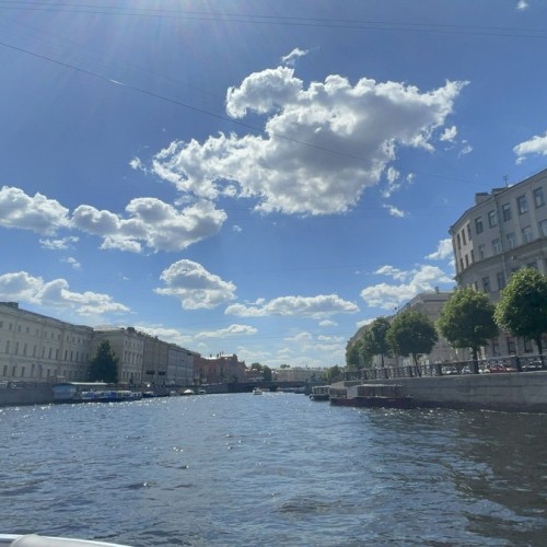 По рекам утреннего Петербурга — в небольшой группе