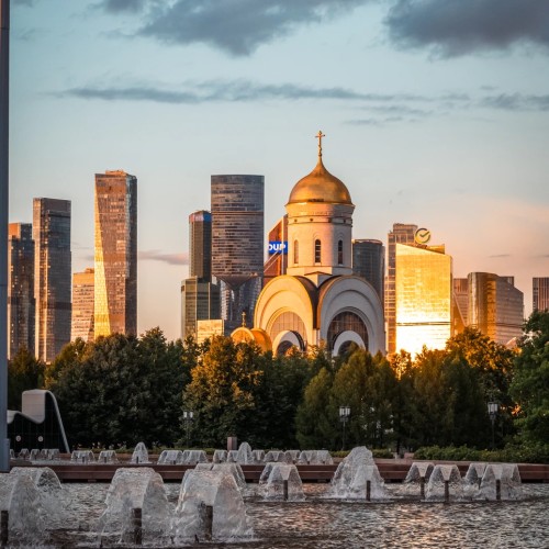 Экскурсия по парку Победы на Поклонной горе «Покуда сердца стучатся — помните!»