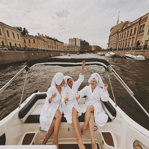 Сердце Петербурга: прогулка на катере по рекам и каналам города