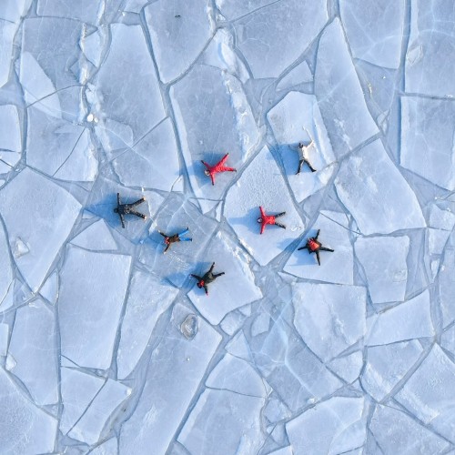 Индивидуальный джиппинг на Байкал с фотографом: ледяные пейзажи Ольхона и Огоя без экскурсий