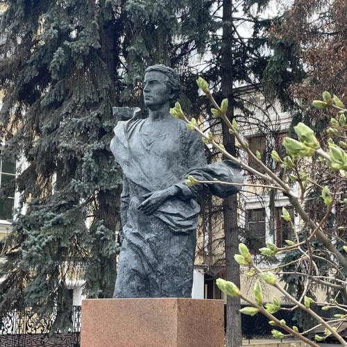 Свободные несвободные: восемь великих женщин