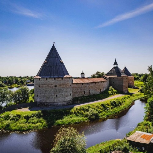 В древнюю Старую Ладогу — на комфортабельном автомобиле