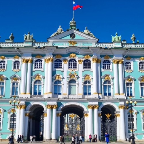 Знакомство с Петербургом: обзорная экскурсия + Эрмитаж (билеты включены)