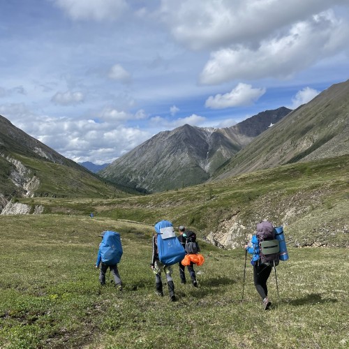 В горы Южной Сибири на Шумак: поход для опытных с рюкзаками и палаткам
