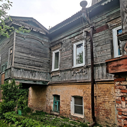 По историческому центру Малоярославца