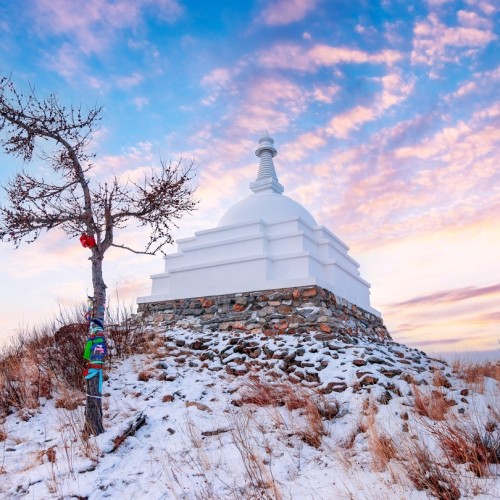 Активный тур на зимний Байкал: катание на снегоходе, хивусе и коньках и подлёдная рыбалка