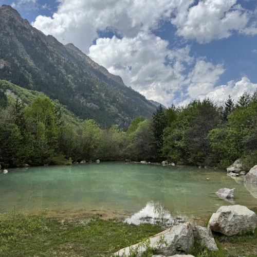 Девичник в Осетии: джип-трип в горах с уроками стрельбы и рисования