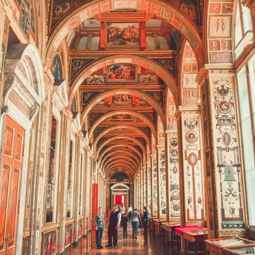 Понять Эрмитаж: экскурсия с лицензированным гидом-искусствоведом