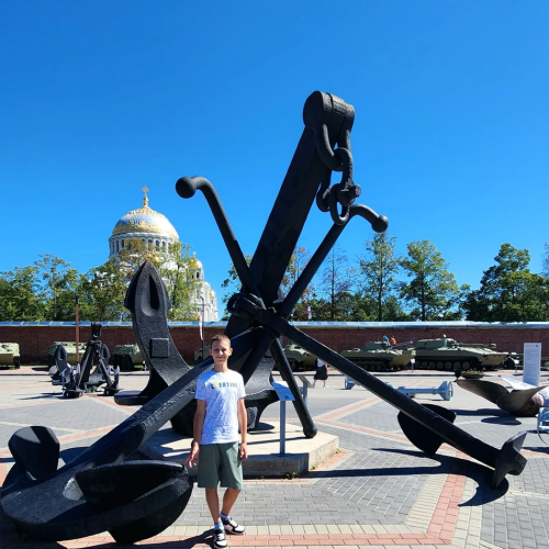 Город-крепость, город-порт: в Кронштадт на метеоре