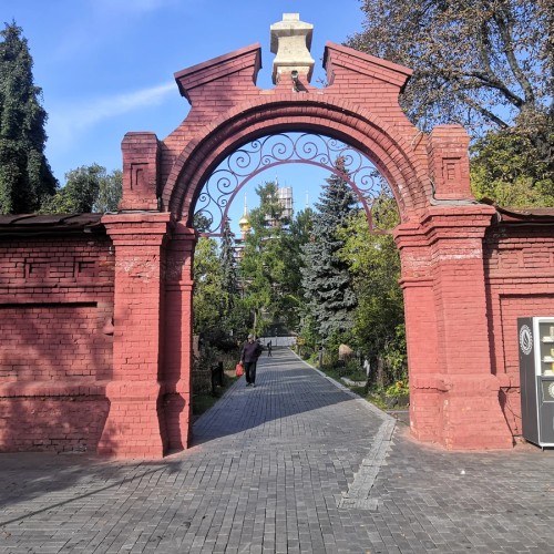 Новодевичье кладбище и его главные скульптуры