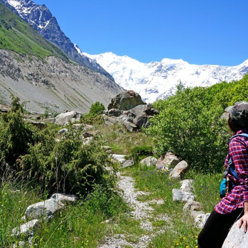 Треккинг налегке в Безенги с размещением в альплагере