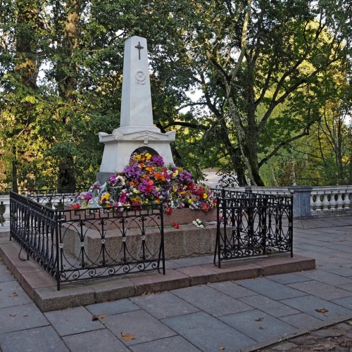 Михайловское, Бугрово и Святогорский монастырь за 1 день (на вашем авто)