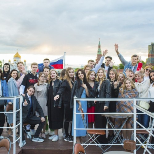 Выпускной вечер на комфортабельном теплоходе «Прага» с банкетом