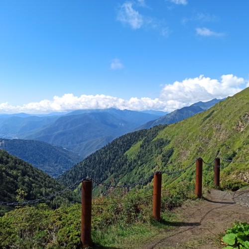Джип-тур в горах Красной Поляны: 2 походных дня с палатками и рюкзаками, экскурсии и «Роза Хутор»