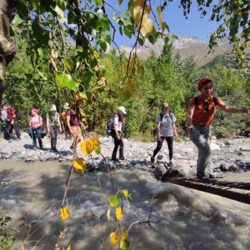 Домбай и Архыз: треккинг налегке с проживанием в гостинице