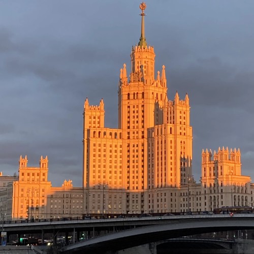 Кремлёвский, Золотой, Болотный: московский остров Балчуг