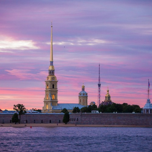 Трансфер из аэропорта/вокзала + авторская экскурсия по Петербургу