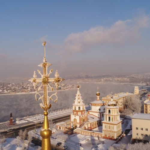 Активный тур на зимний Байкал: катание на снегоходе, хивусе и коньках и подлёдная рыбалка