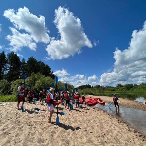 Подальше в лес: сплав на байдарках по реке Медведице