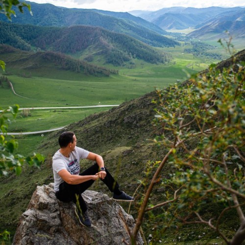 Активно и без палаток на Алтае: моторафтинг, треккинг и вечера под звёздами