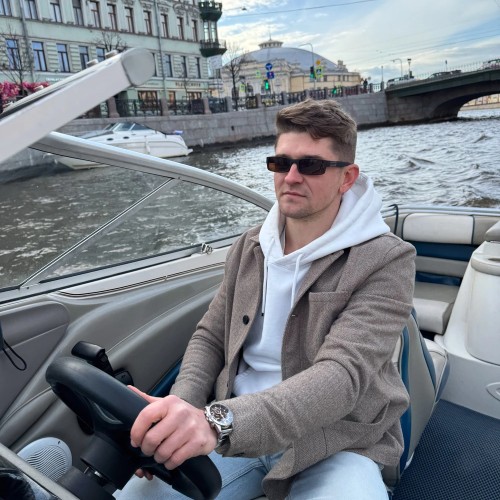 Санкт-Петербург с воды: аренда катера с капитаном