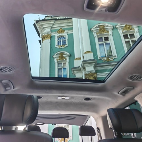 Живые рассказы о Петербурге — на минивэне с панорамной крышей