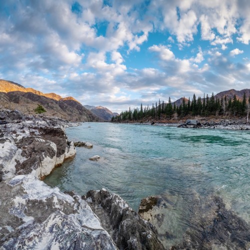 «Бирюзовая Катунь»: водопад, пещеры и горная пасека