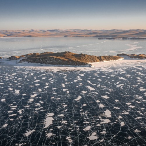 Индивидуальный джиппинг на Байкал с фотографом: ледяные пейзажи Ольхона и Огоя без экскурсий