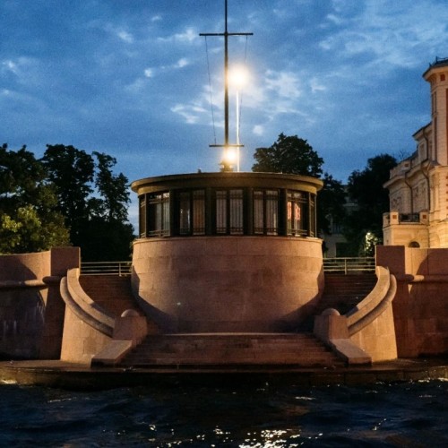 Развод мостов с Карповки — водная прогулка по ночному Петербургу