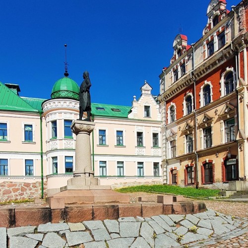 Однодневная экскурсия из Петербурга в Выборг на автобусе