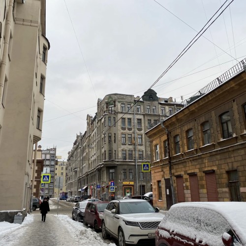 На стыке двух эпох: променад по Петроградке в мини-группе