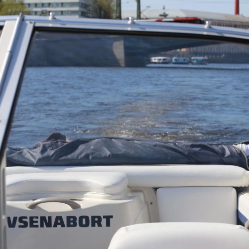 Индивидуальная прогулка на катере в Петербурге