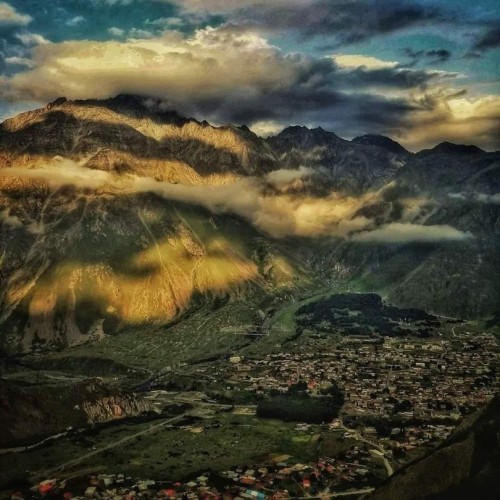 Кавказское ассорти со вкусом вина: путешествие по Грузии и 6 живописным ущельям Осетии