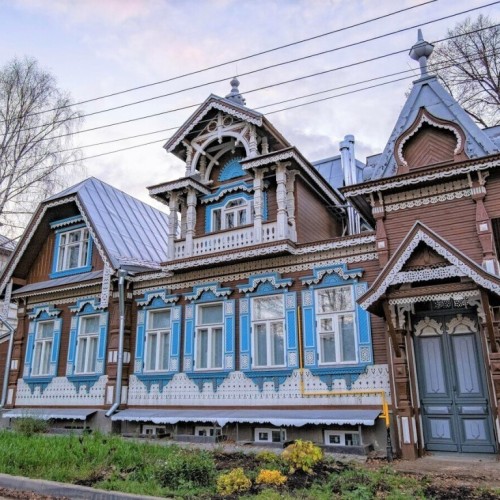 За резными фасадами Нижнего Новгорода