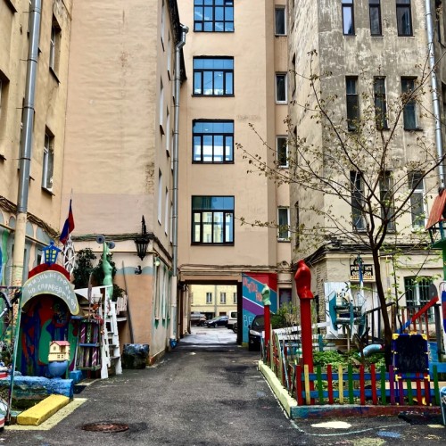 Ваша петербургская подруга