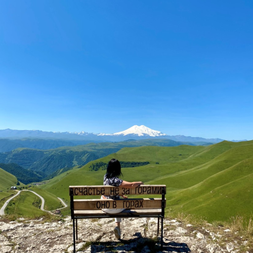 На джипах по Кавказу: Эльбрус, Домбай и другие знаковые локации региона в мини-группе