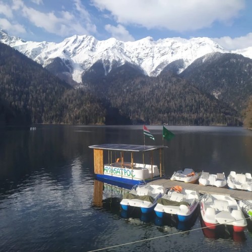 На внедорожниках — к красавице-Рице и великану Гегскому водопаду