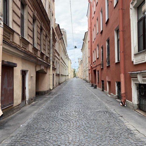 Такой разный Васильевский остров: на авто премиум-класса