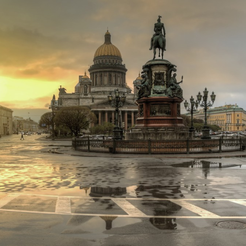 Трансфер из Пулково и экскурсия по must-see-местам Петербурга