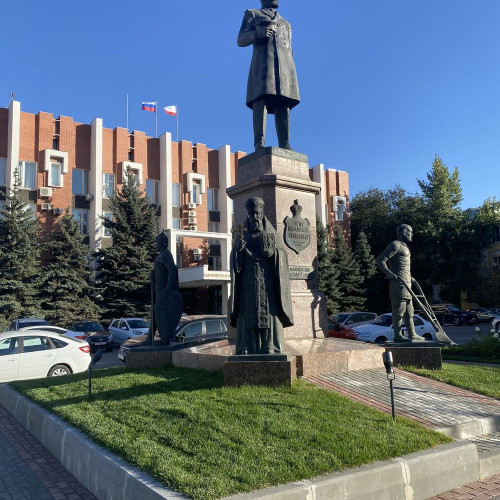 Саратов, история, тропики: экскурсия по городу с посещением лимонария
